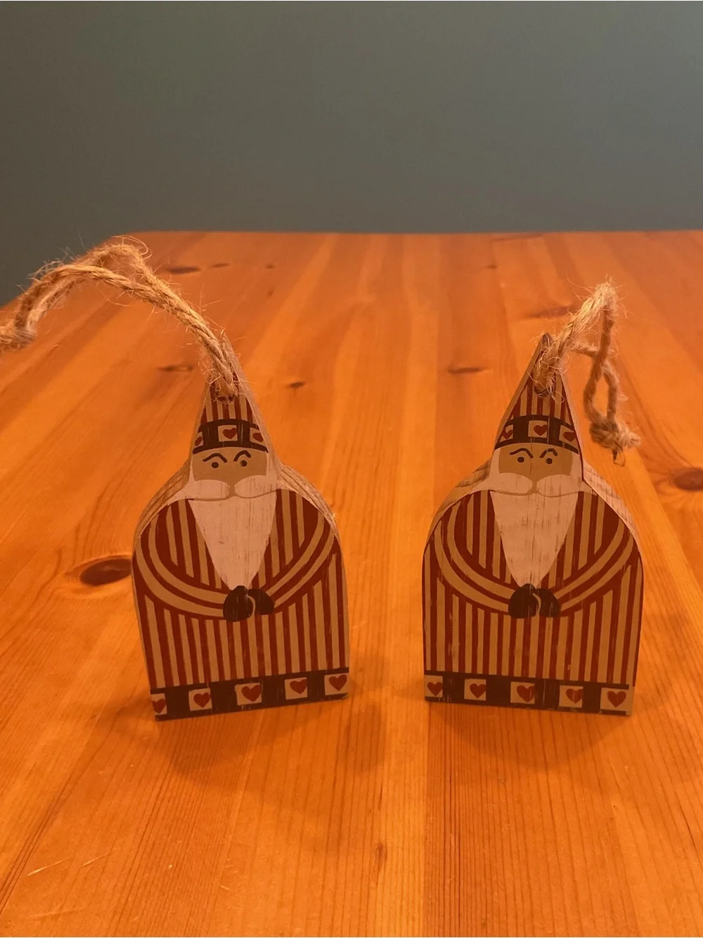 PATRIOTIC SANTA WOODEN ORNAMENTS FARMHOUSE CHRISTMAS ALL AMERICAN RUSTIC PAINTED
